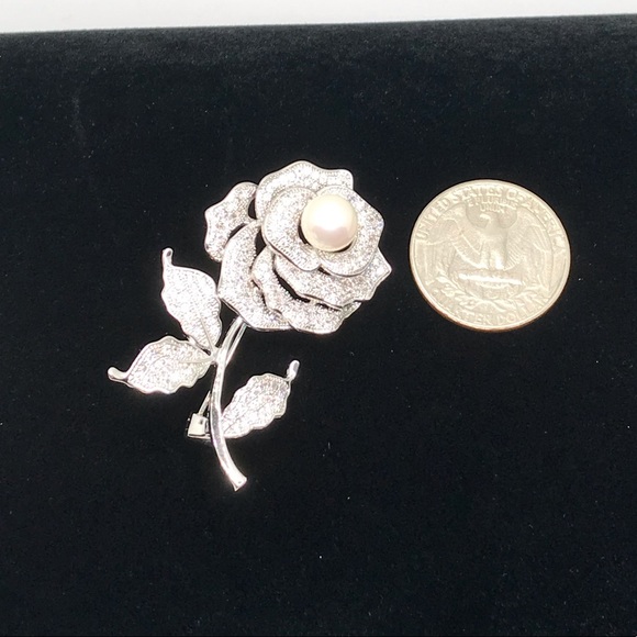 Rose Brooch - Picture 9 of 14